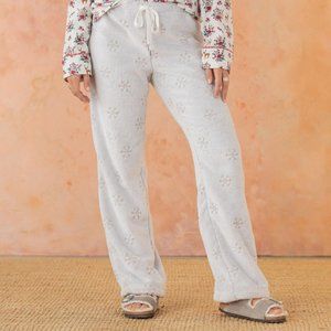 Bundle of Sundance pajama top & Dylan snowflake pajama/lounge bottoms  - Large